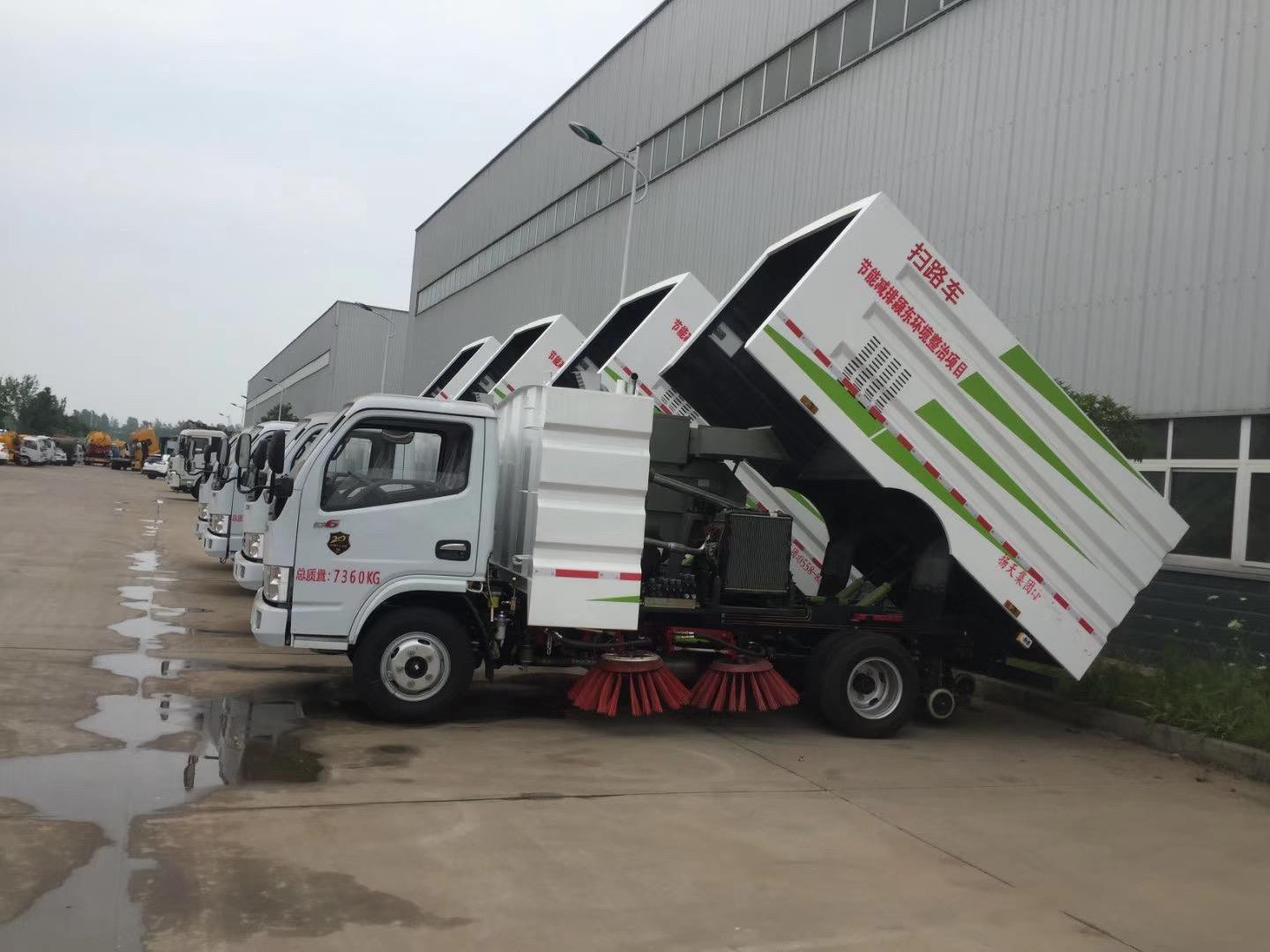 Combined Sweeping Washing Truck Maintenance 2