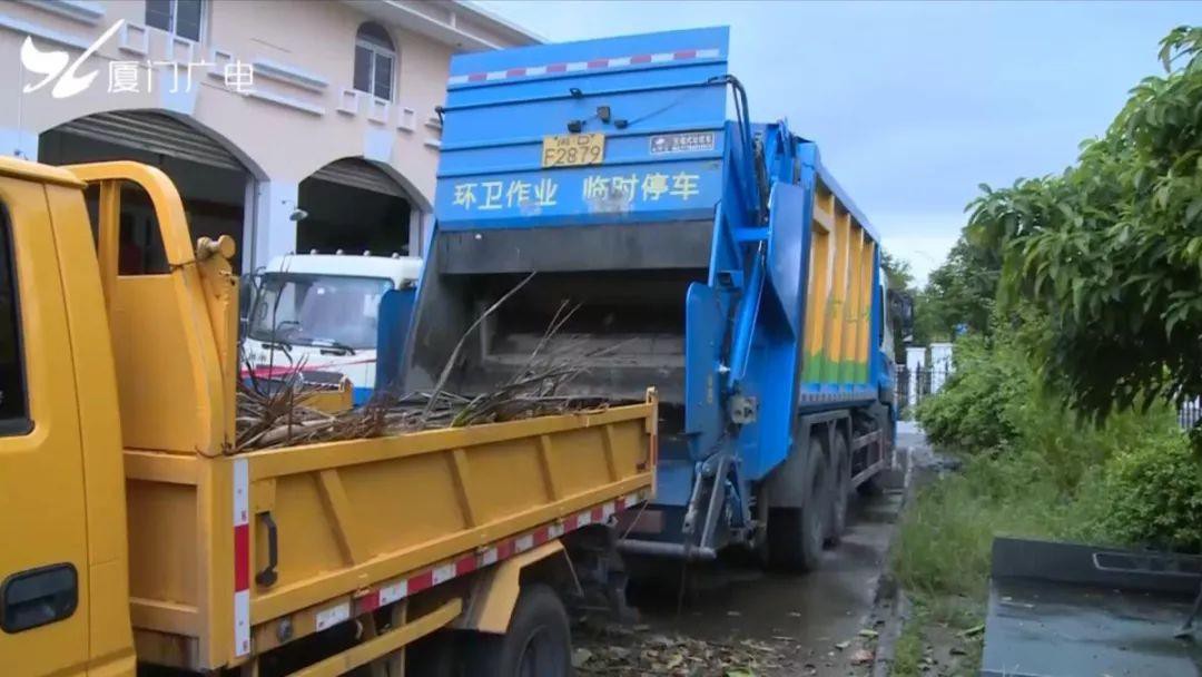 Worker killedby garbage truck 1