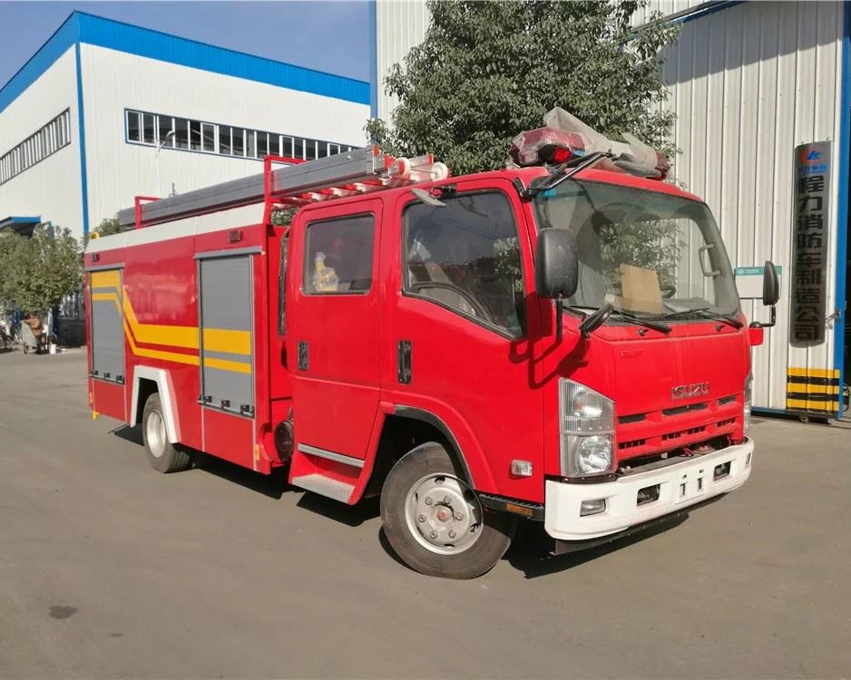 ISUZU 700P Fire Water Tender  1