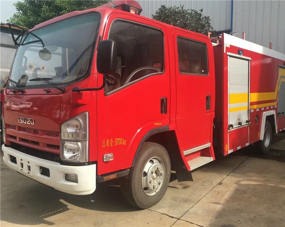 ISUZU 700P Fire Water Tender  2