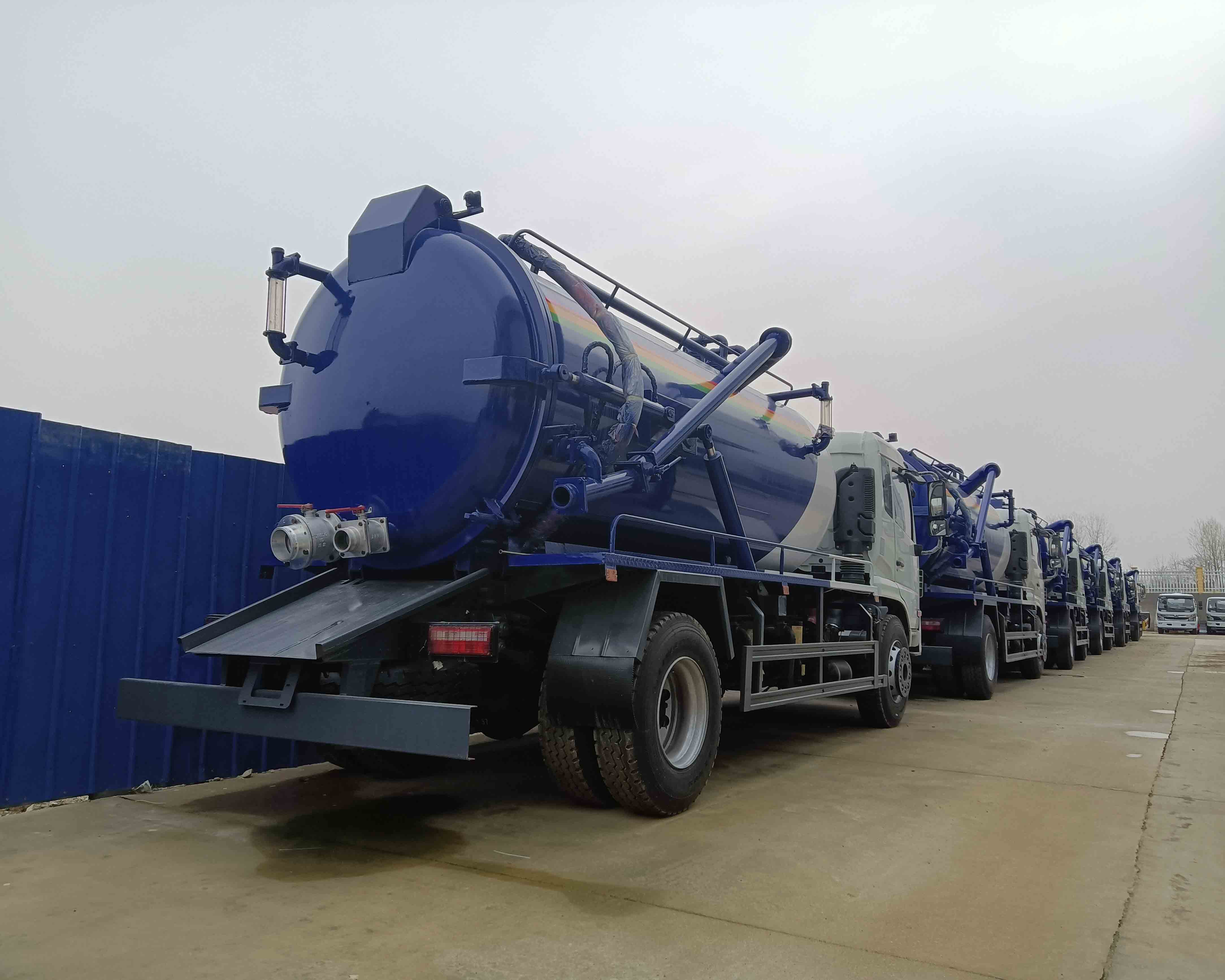 Sewer Trucks Exported to Ghana, Africa1