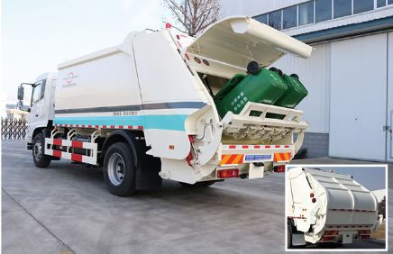 Rear Loader  Garbage Truck (1)