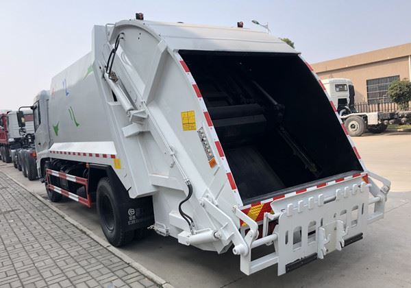 Municipal Solid Waste Collection Truck (8)