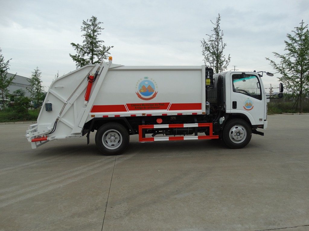 High Pressure Hydraulic Compactor Truck (5)