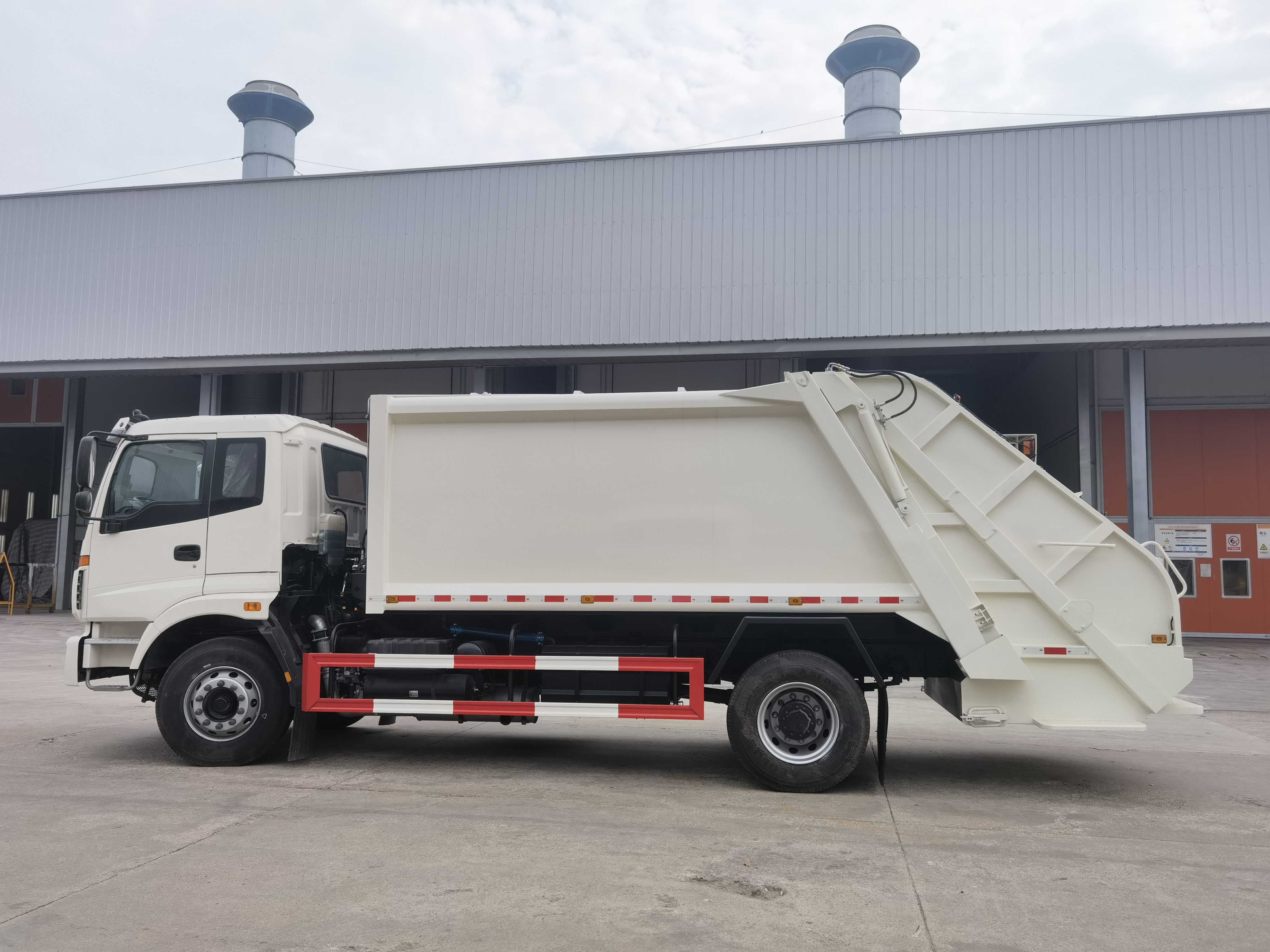 FOTON Waste Compactor Truck Second Hand for Sale (3)