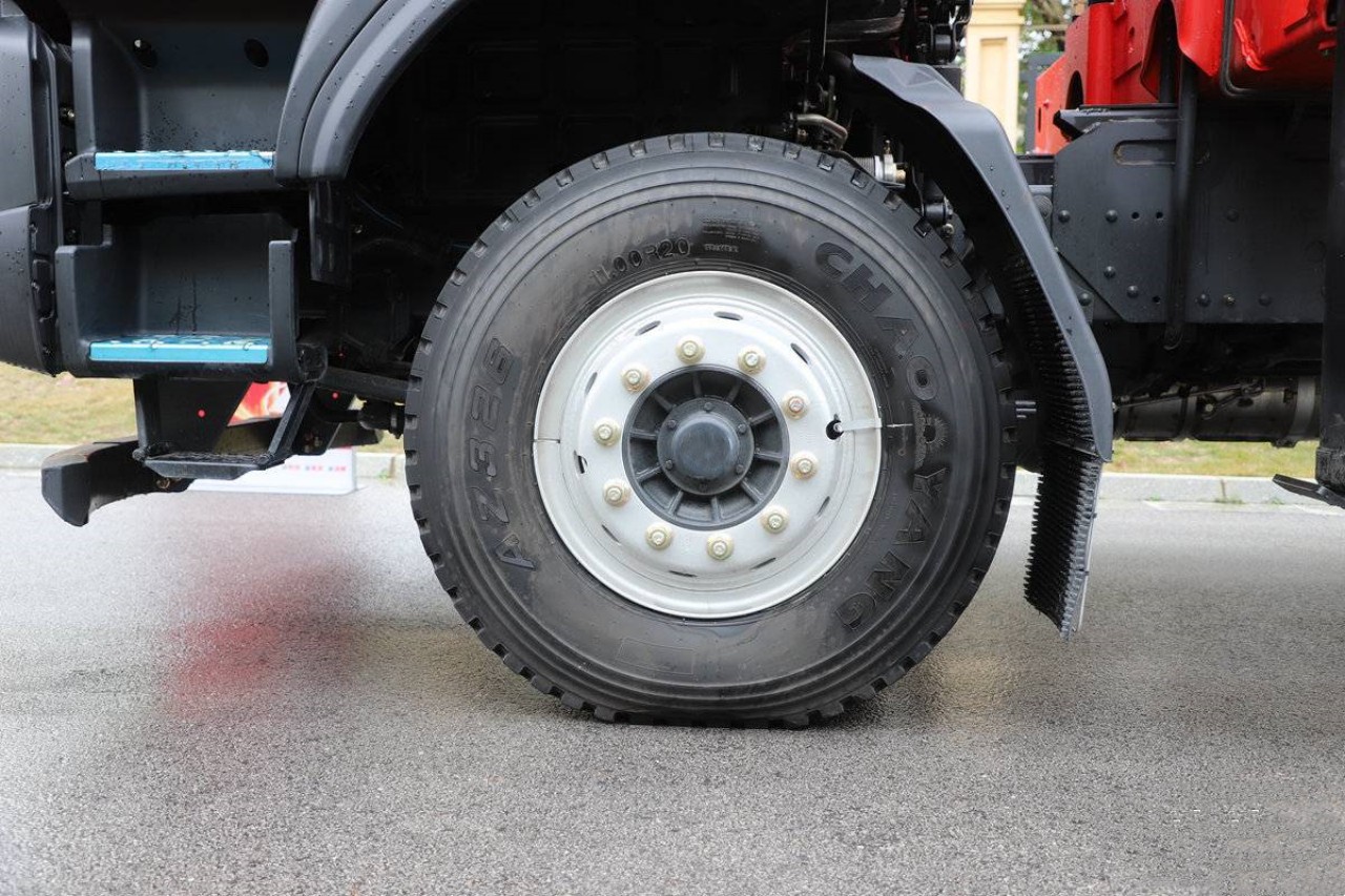 truck mounted crane tire