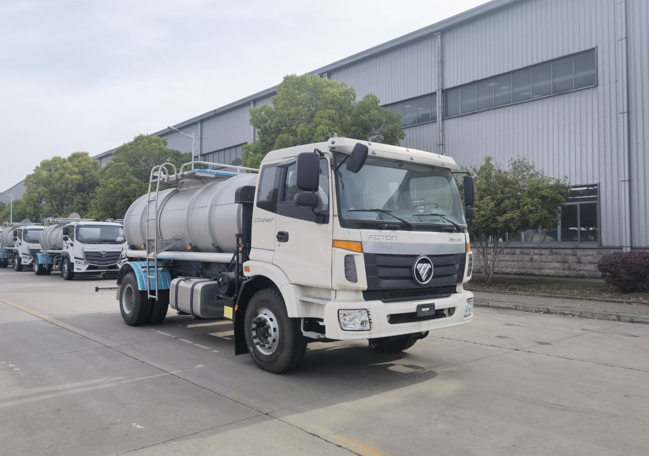 Water tank truck 09