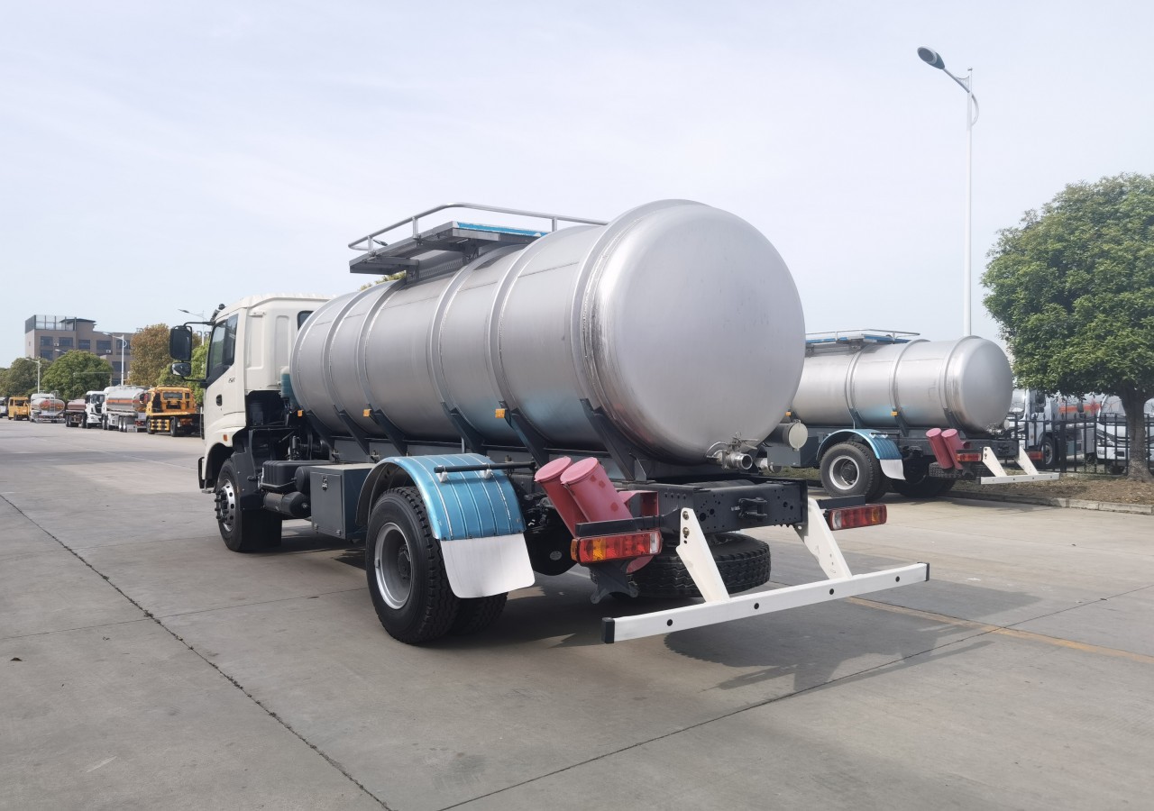 Water tank truck 03