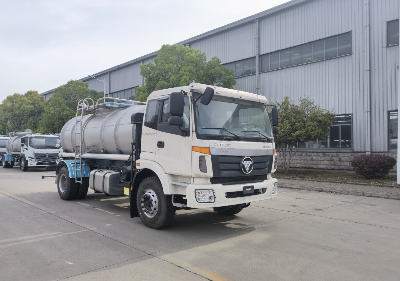 Water tank truck 08