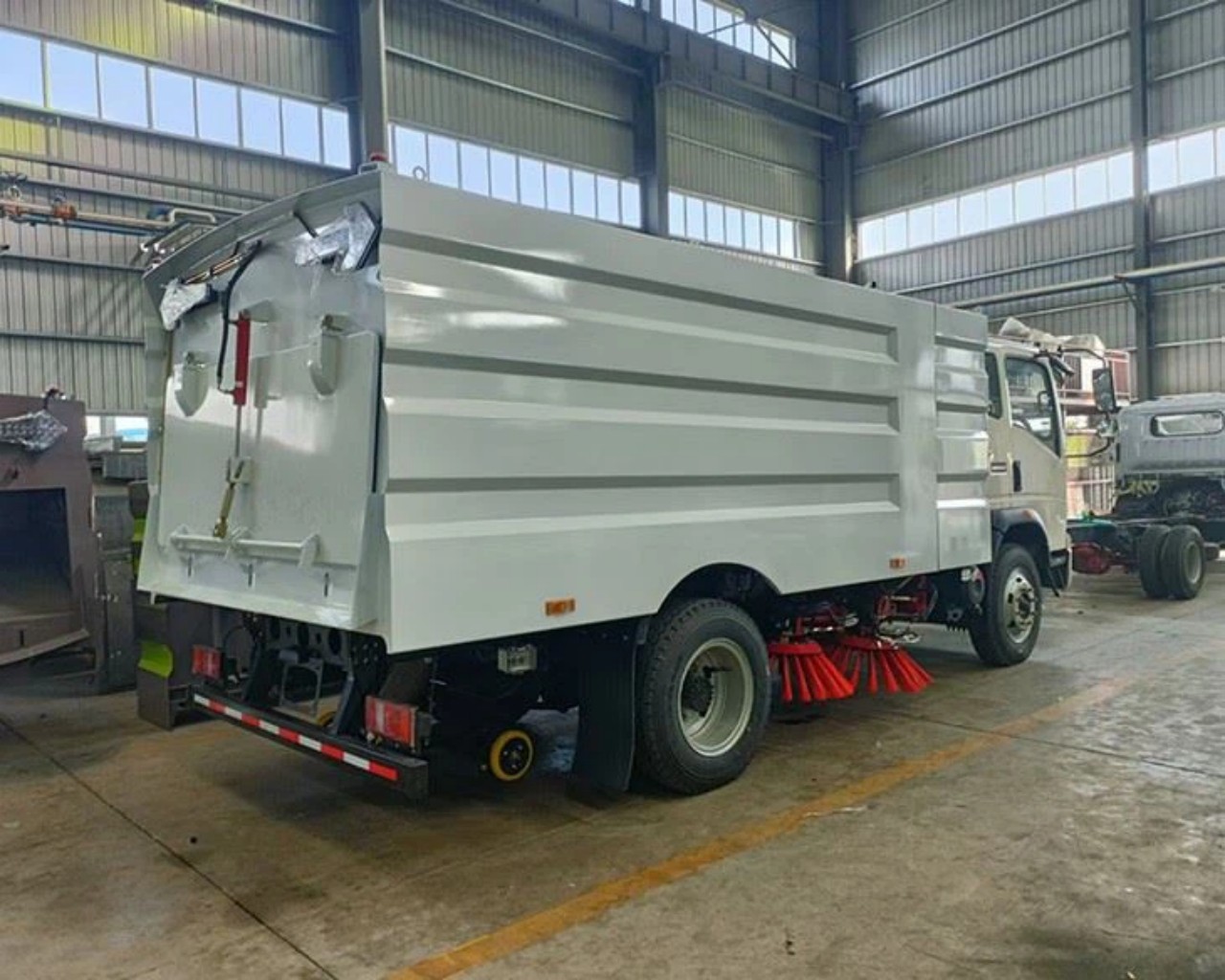 sinotruk 6cbm street sweeper truck 4