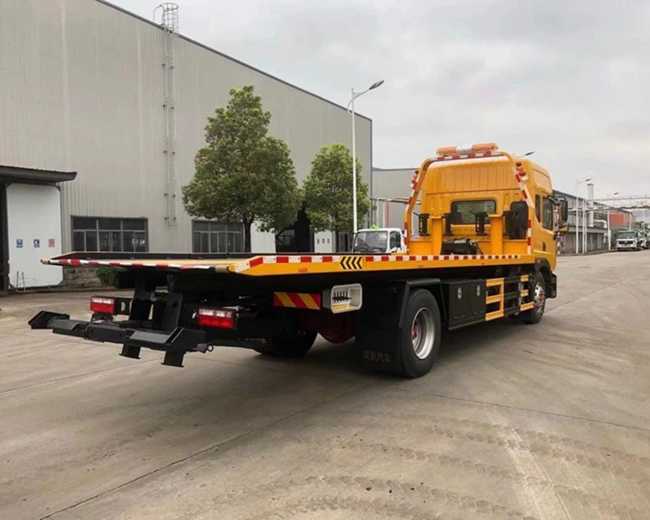 8 ton wheel lift recovery truck 4