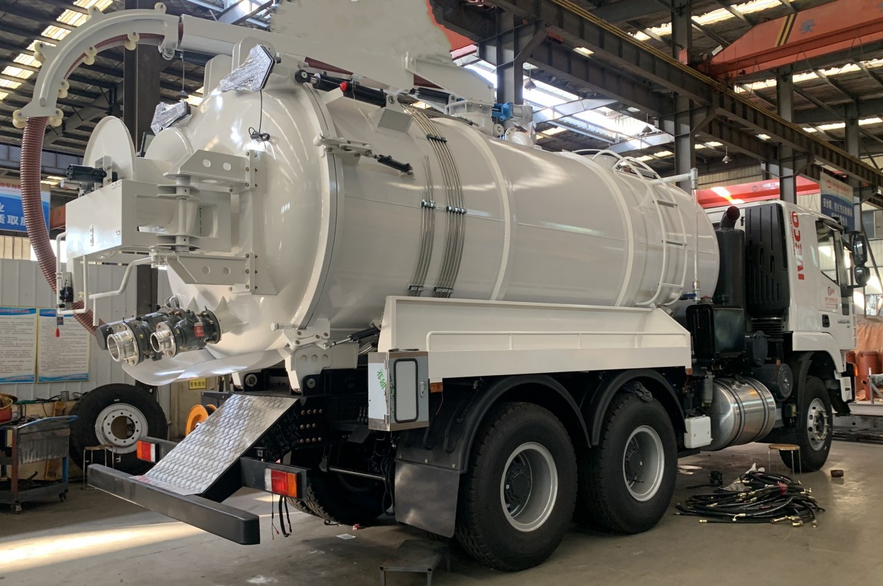 Hongyan IVECO Sewer Jetting Truck 3