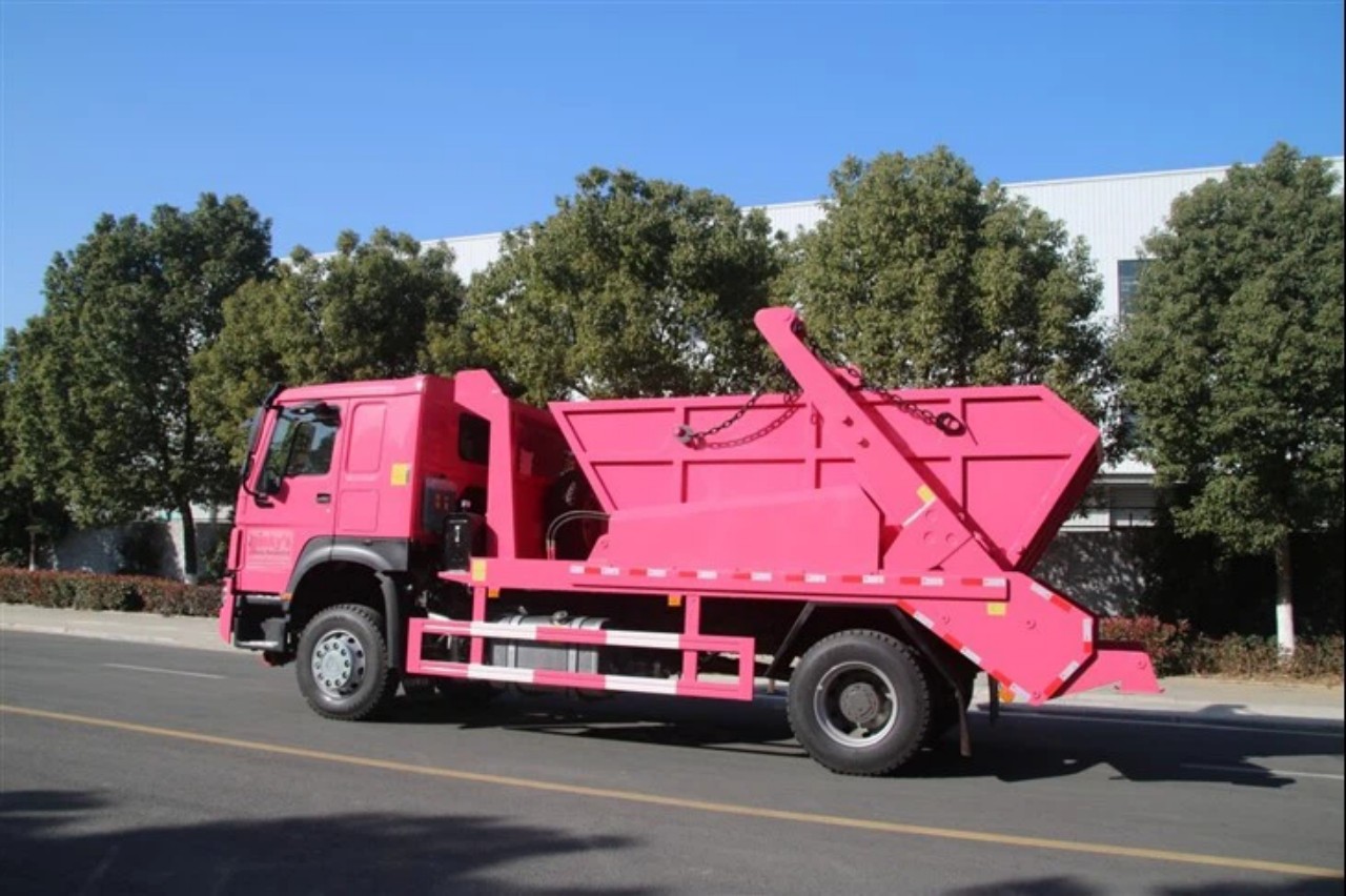 sinotruk skip loader garbage truck 3