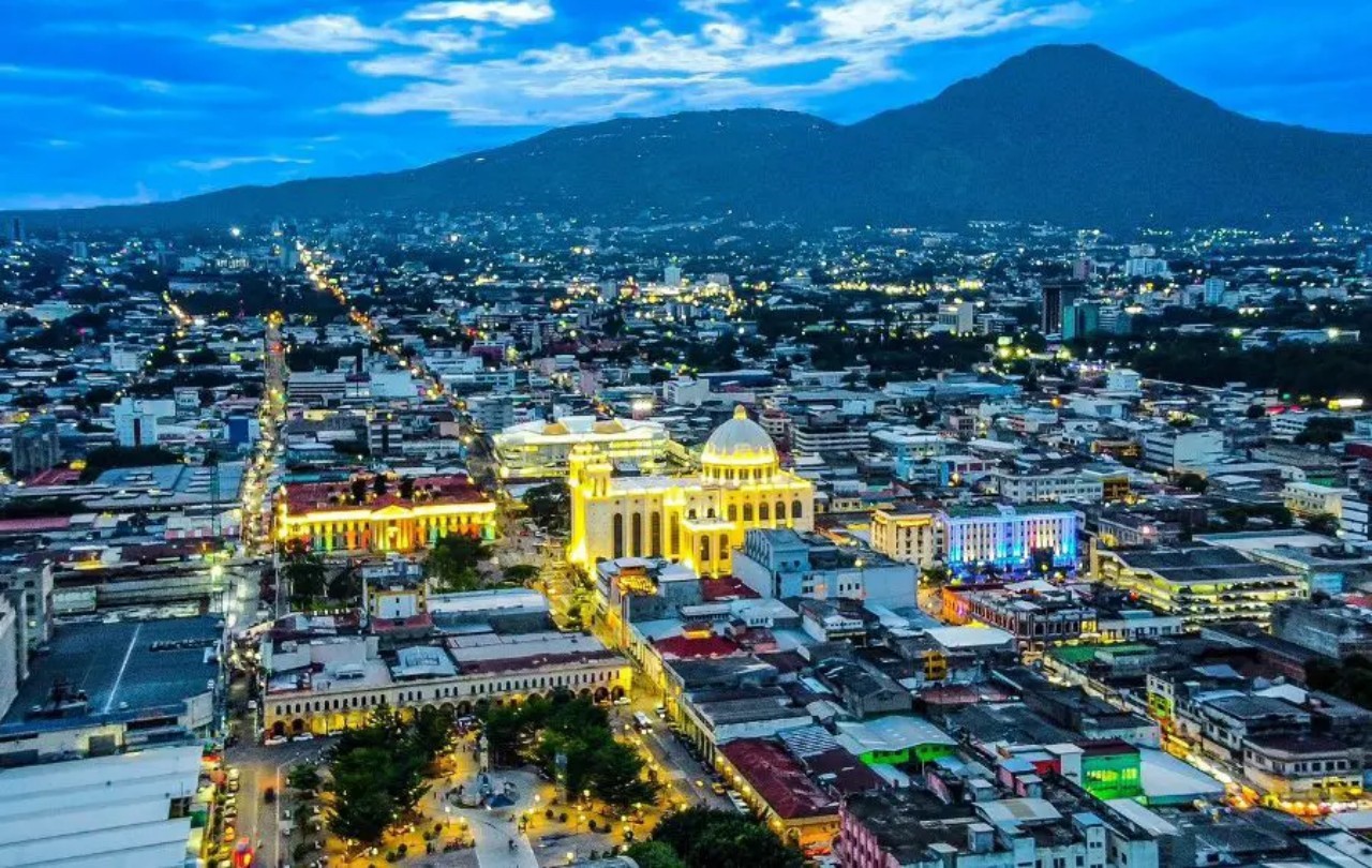 El Salvador city