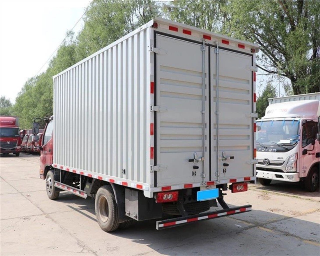 cargo box truck aumark 5