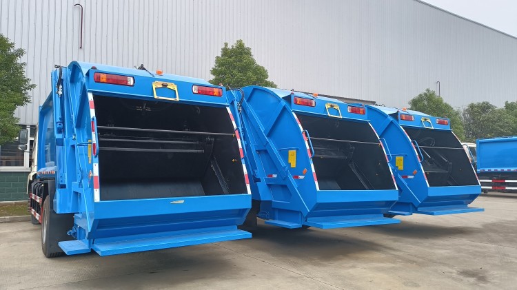 FOTON Garbage Compactor Truck 9