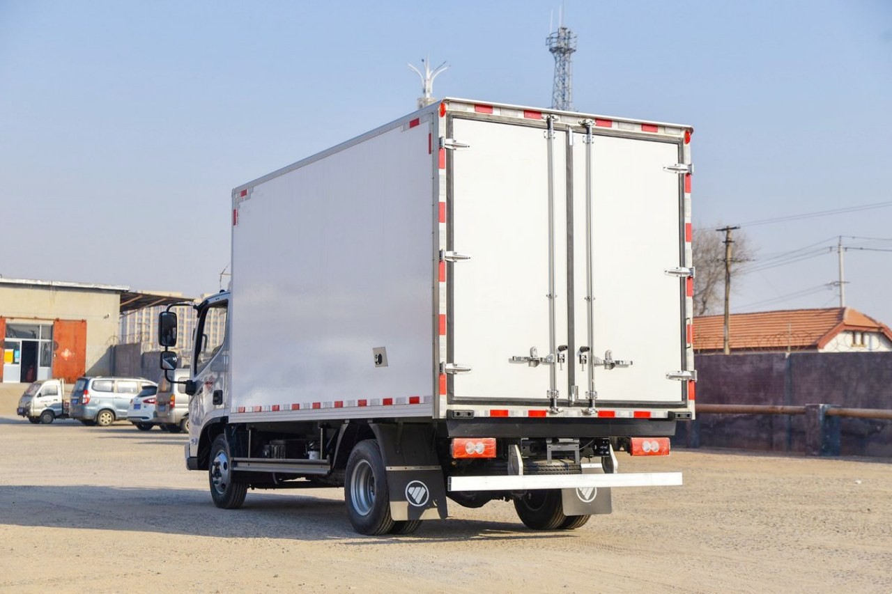 Foton 4x2 Refrigerated Transporter Refrigerated Truck 7