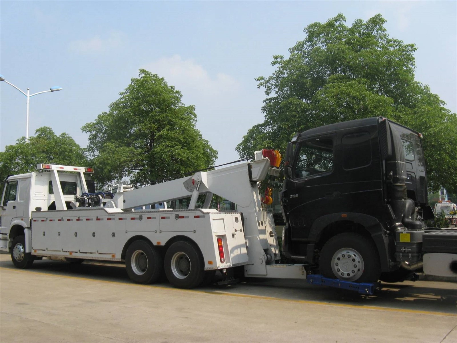 Rotator Tow Trucks Heavy-Duty Recovery News in Jamaica