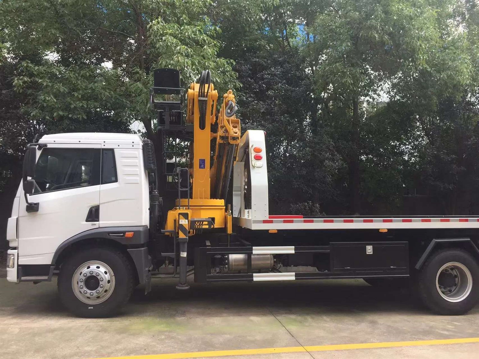 Tow Truck Mounted Crane Versatile Solutions For Nicaragua 2