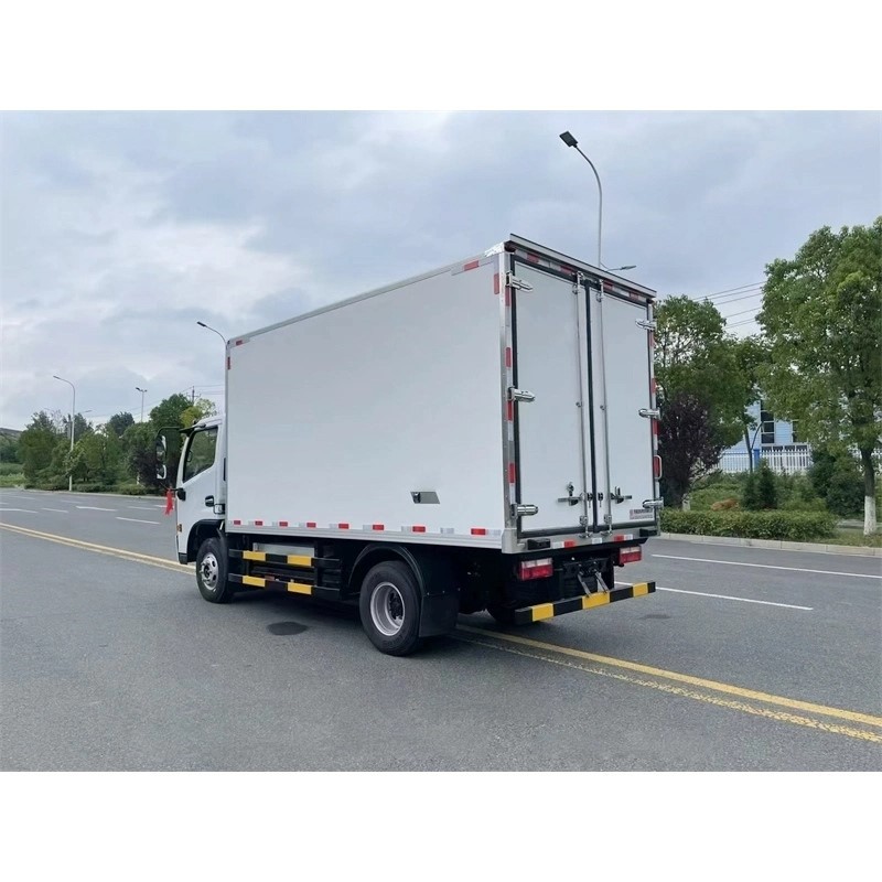 Refrigerated Trucks Keeping Goods Fresh in The Congo 2