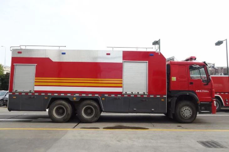 Liquid Foam Distribution Fire Truck