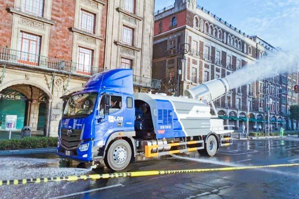 Foton AUMAN Disinfectants Spray Truck Helps Mexico Combat COVID-19