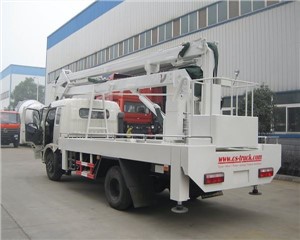 Aerial Lift Truck With Articulated Boom