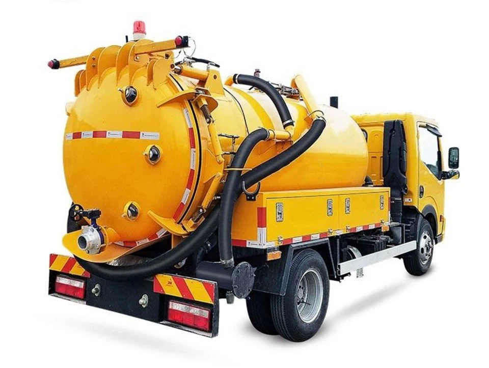 6 Wheelers 4500 Liters Vacuum Tanker