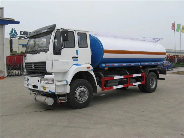 HOWO 12000 Liters Fuel Tank Lorry