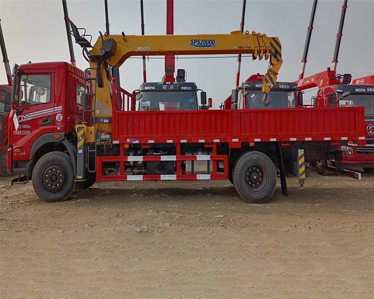 Lorry With 8 Ton Telescopic Crane