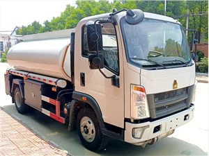 10,000Liters Sinotruk HOWO Oil Tank Truck