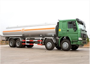 HOWO 28000 Liters Fuel Tank Lorry