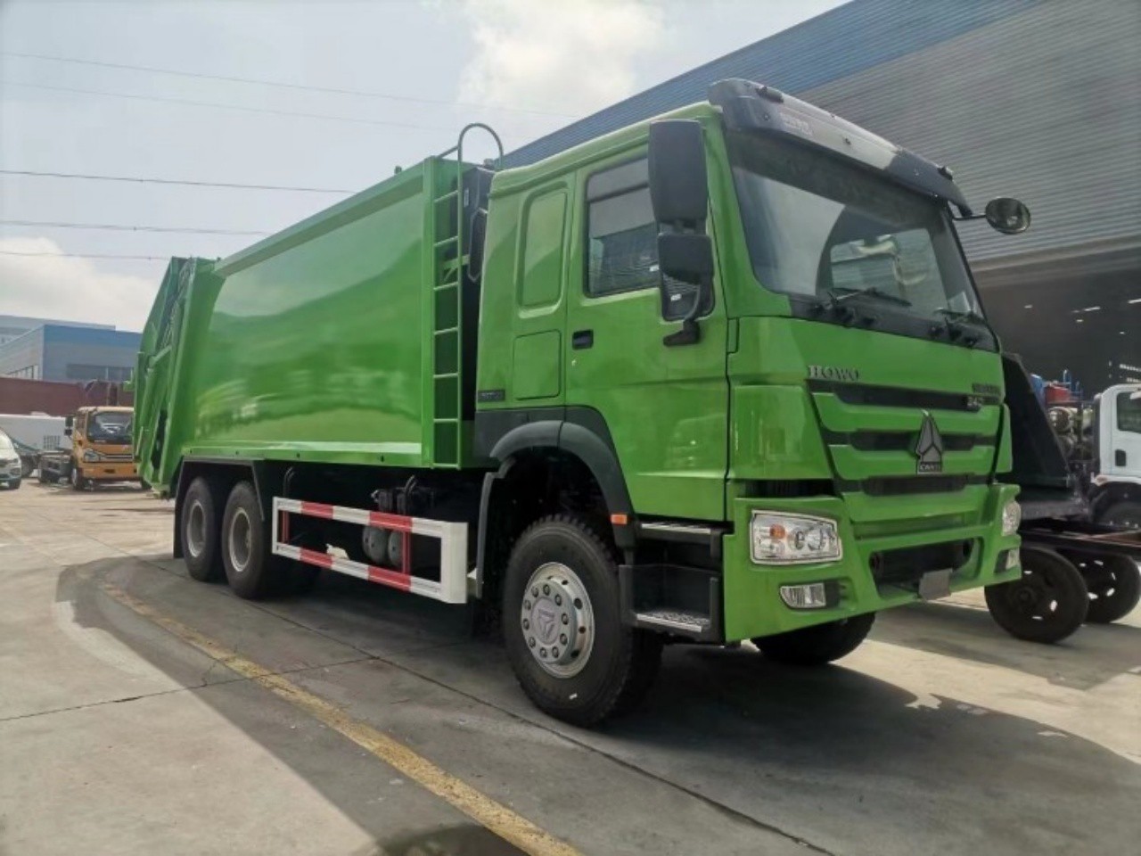 Compactor Garbage Truck 2