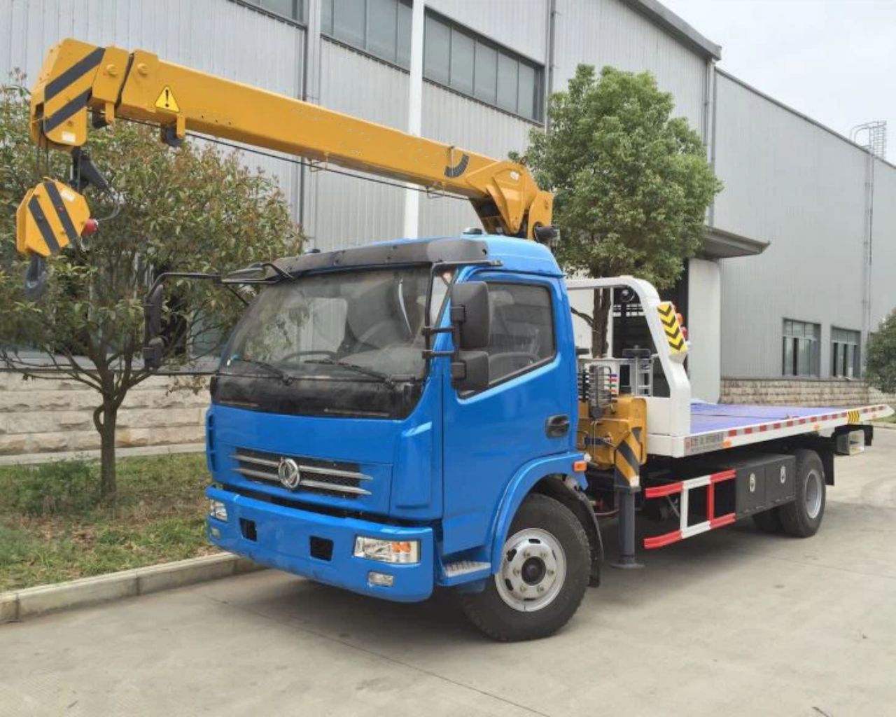 Integrated Tow Trucks with Telescopic Crane 5