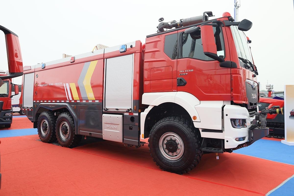 MAN TGS33510 6X6 Chassis Airport Fire Truck 2