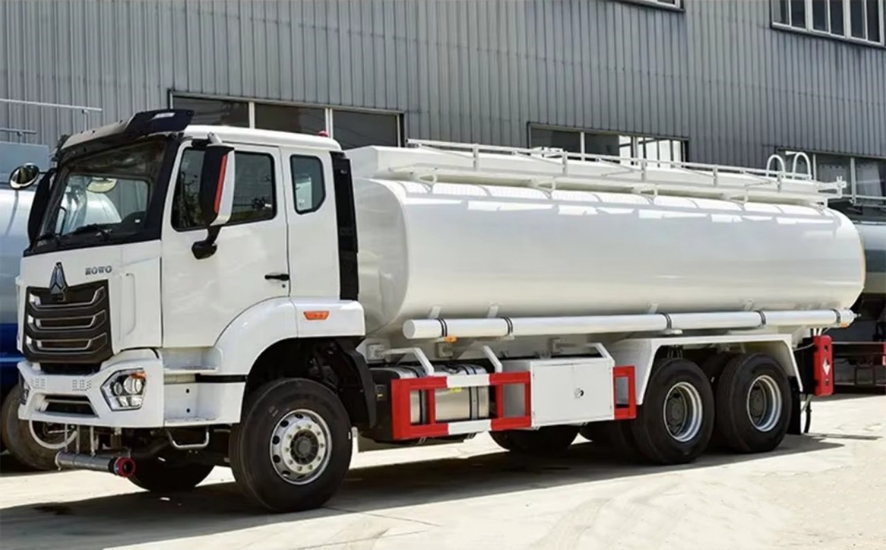 10 Wheelers 35 CBM Fuel Tank Truck 2