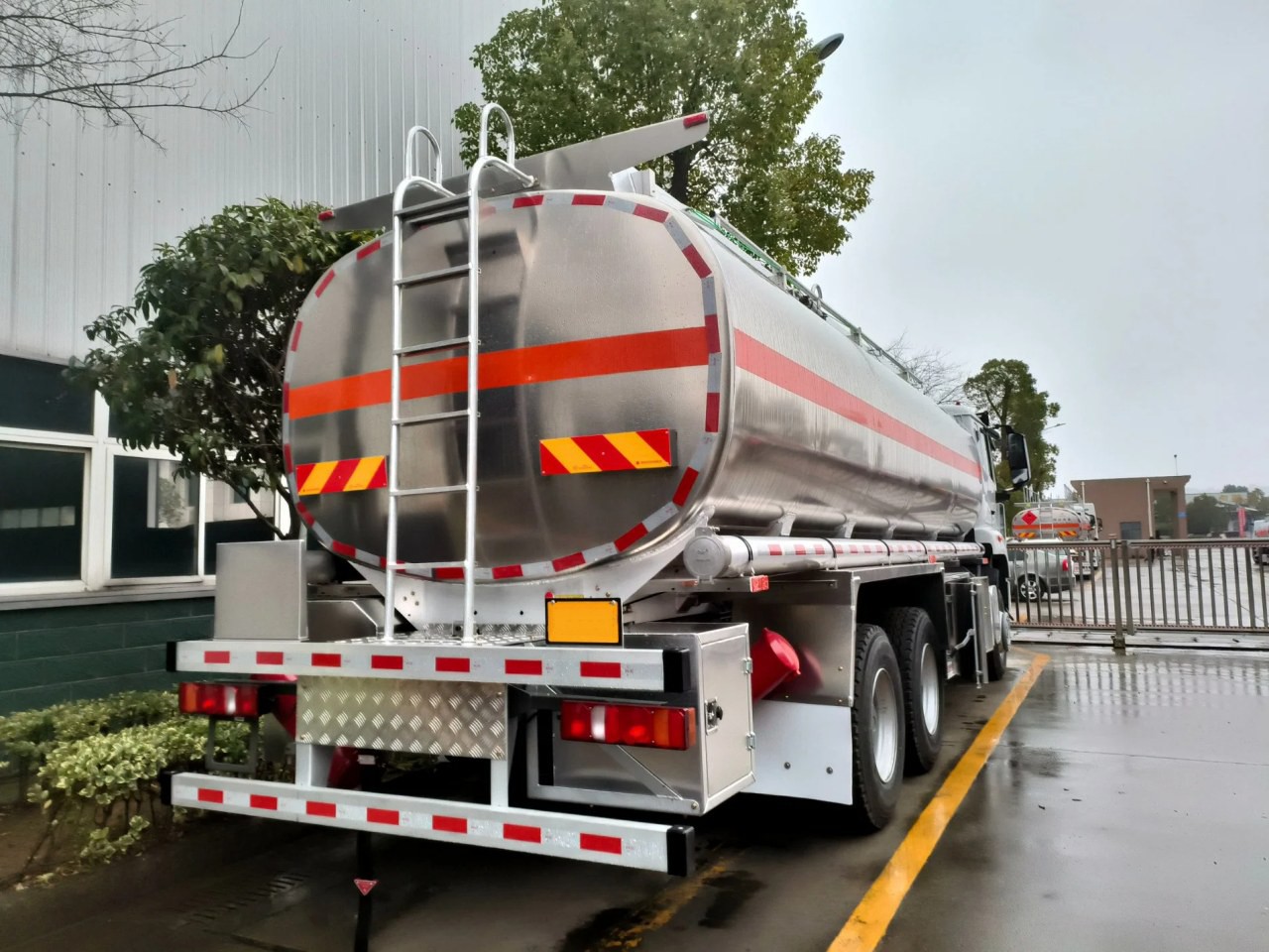 Aluminum Tank Truck 3