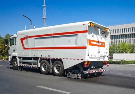 Zero Emissions Airport Sweeper Truck 13 CBM 6