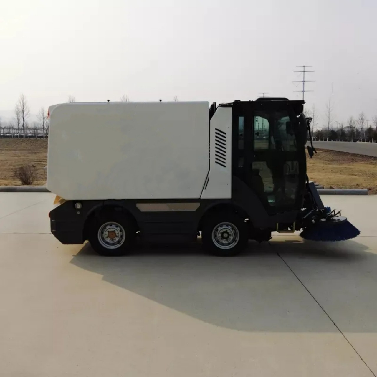 Multipurpose Runway Sweeping 3000 Liters 6